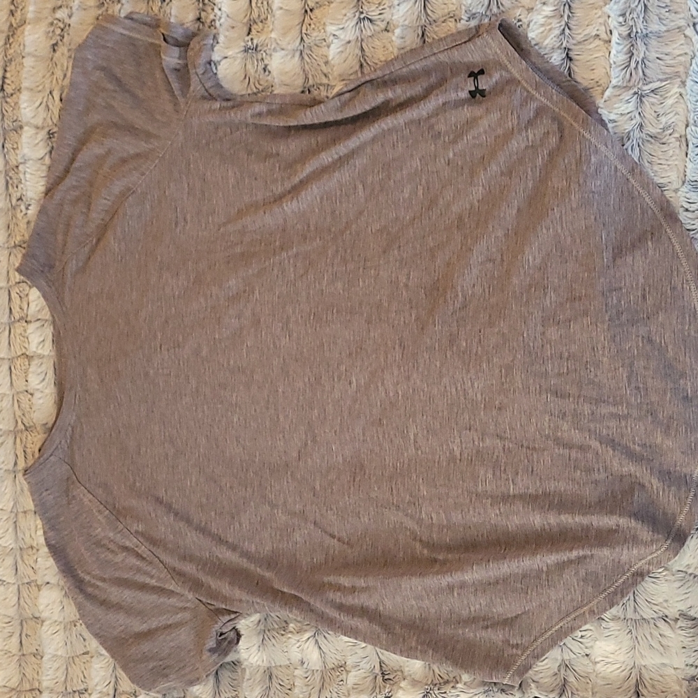 UNDER ARMOUR WOMENS SHIRT